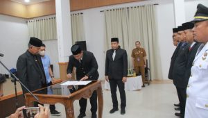 Bupati Luwu Lantik Kasatpol PP,  Camat, Sekdis, dan Sekcam, Basmin: Tidak Ada Jual Beli Jabatan