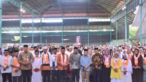 Total 201 Petugas Keagamaan Hingga Tokoh Masyarakat Berangkat Umrah, Walikota Palopo Lepas Rombongan Terakhir