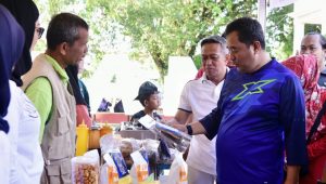 Jaga Stabilitas Pasokan dan Harga Bahan Pokok, Pj Gubernur Sulsel Tinjau Gerakan Pangan Murah di Bone