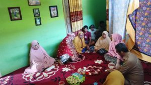 Direktur RSUD Batara Guru Kunjungi Rumah Duka, Sampaikan Duka CIta Mendalam.