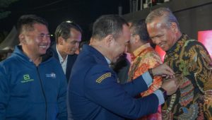 Malam Puncak BBNKT, Bupati Luwu Terima Penghargaan Satya Lencana Dharma Aditya Karya Mahatva Yodha