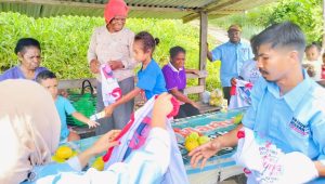AMPERA Gelar Aksi Rabu Kedua di Fakfak, Bagikan Susu Sehat dan Sosialisasikan Program Prabowo-Gibran 2024