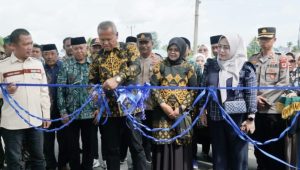 Terapkan Konsep Membangun Tuntas Berkelanjutan, Bupati Luwu Kembali Resmikan Dua Ruas Jalan