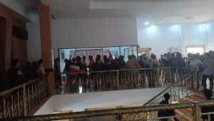 Satpol PP Tak Mampu Amankan Aksi Demonstrasi, Ruang Kerja Bupati Luwu Disegel Massa