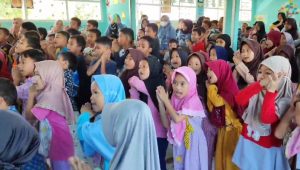 Terapkan Dua Metode Teori Untuk Pulihkan Psikis Anak Korban Banjir dan Longsor di Luwu, DP3A Se-Luwu Raya Berikan ‘Trauma Healing’