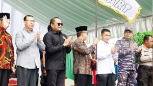 Hadiri Pawai Taaruf MTQ XVII Kutim, Ketua DPRD : Berikan Penampilan Terbaik
