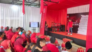 Disaksikan Ribuan Massa, Budiman Launching Rabu Merah di Luwu Timur