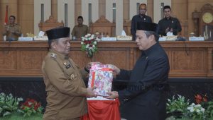 Serahkan Dokumen KUA dan PPAS APBD Tahun Anggaran 2025 Ke DPRD, Pj Bupati Luwu Ungkap 14 Program Prioritas Pembangunan