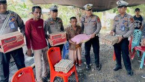 Korban Kebakaran di Saronda, Bajo Barat Terima Bantuan Kemanusiaan dari Satlantas Polres Luwu