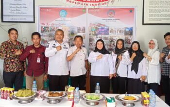 Peresmian ini turut dihadiri Camat Wara Timur Pardi Wahyudi, Kepala Bagian Hukum Kota Palopo Mas ali, SH advokad LBH Bumi Sawerigading Sahrul, SH, serta jajaran pemerintah kelurahan.