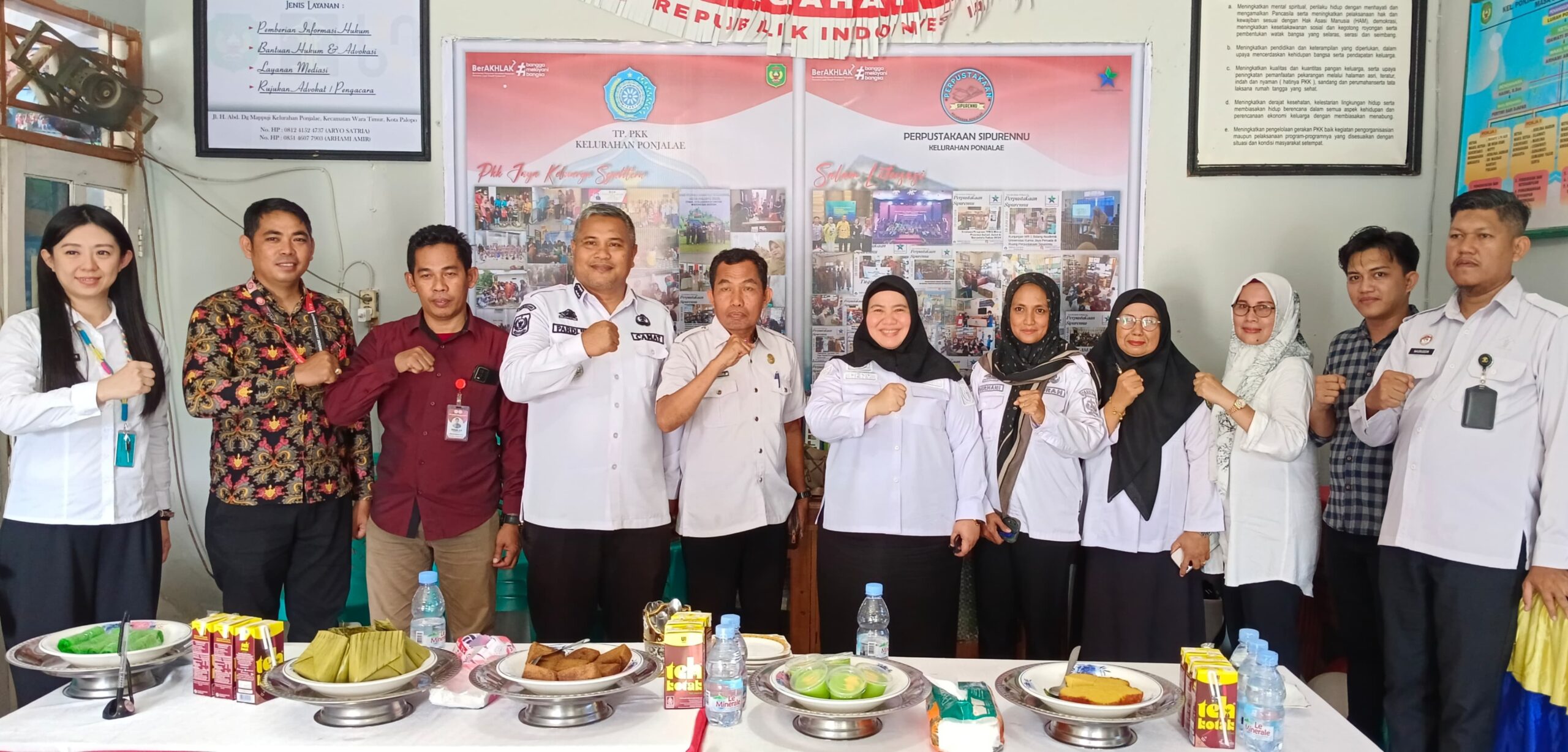 Peresmian ini turut dihadiri Camat Wara Timur Pardi Wahyudi, Kepala Bagian Hukum Kota Palopo Mas ali, SH advokad LBH Bumi Sawerigading Sahrul, SH, serta jajaran pemerintah kelurahan.