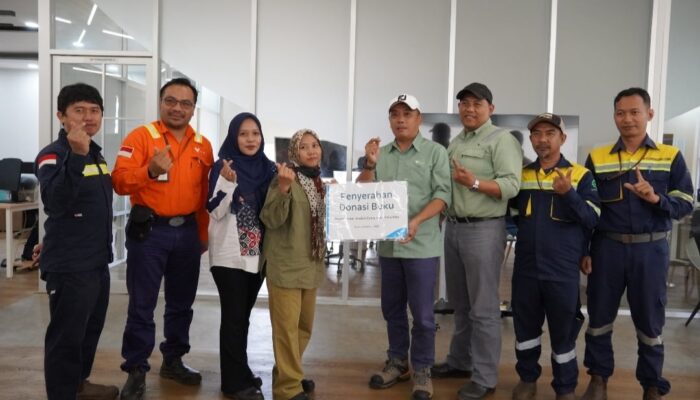 PT Vale Serahkan Donasi Buku untuk Anak Loeha Rayam, Komitmen Bentuk Generasi Emas Berdaya Saing