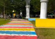 Jelang HUT RI, Dinas Lingkungan Hidup Kota Palopo Percantik Lapangan Pancasila dengan Pengecatan