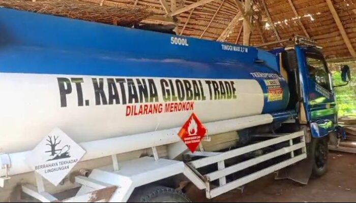 PT Katana Global Trade Kedapan Menunggu Giliran Untuk Mengambil Solar Subsidi di Penampungan Ilegal