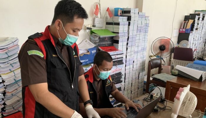 Kejaksaan Negeri Luwu Geledah DPMD