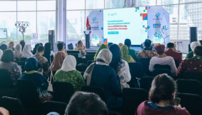Perkuat Jejaring Nasional Percepatan Literasi Digital Indonesia, Kemkomdigi Teken MoU dengan 35 Mitra Strategis