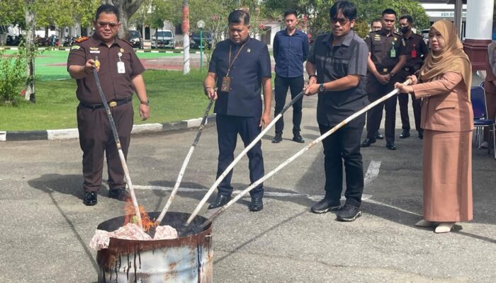 Kejari Luwu Musnahkan Barang Bukti 342 Gram Sabu dan 2436 Butir Obat Daftar G