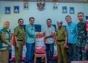 Dukung Keberlanjutan Sektor Petanian dan Ketahanan Pangan Desa di Pomalaa, PT Vale Salurkan 617 Pupuk Phonska Plus