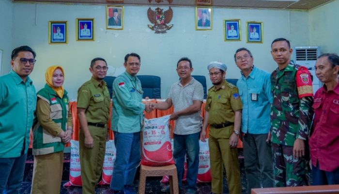 Dukung Keberlanjutan Sektor Petanian dan Ketahanan Pangan Desa di Pomalaa, PT Vale Salurkan 617 Pupuk Phonska Plus