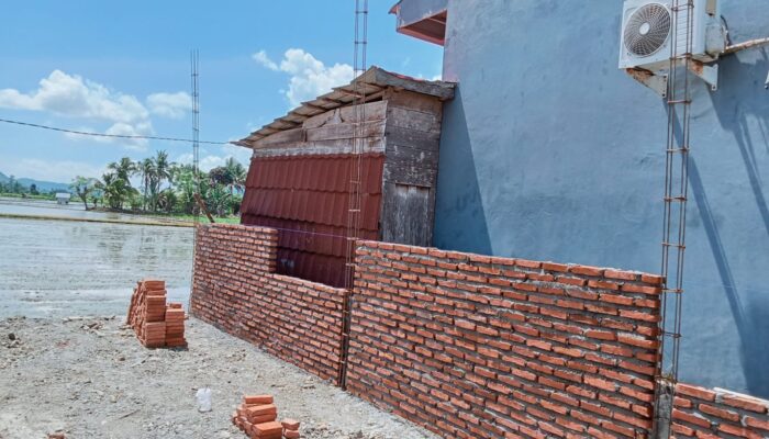 Rehabilitasi Pustu Sampa Kecamatan Bajo Dikerjakan tidak Sesuai RAB, Penyedia Jasa Gunakan Besi Ukuran 8 MM untuk Tiang Tengah