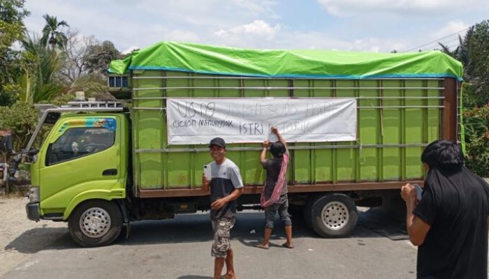 Supir Truk Ikut Andil Blokade Jalan di Wilayah Walenrang-Lamasi