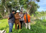 Wujudkan Pengabdian Kepada Masyarakat, Personel Batalyon D Pelopor Lanjutkan Perbaikan Jembatan Gantung di Desa Laba, Luwu Utara