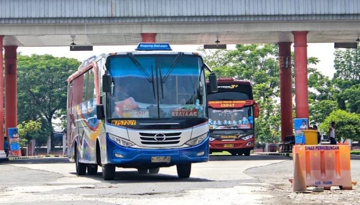Satuan Pelayanan Terminal Kertonegoro Ngawi Cek Ricek Kendaraan dan Dirikan Posko Lebaran