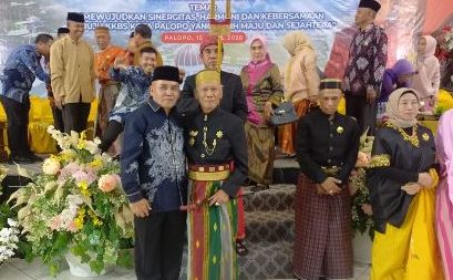 16 04 26 Luar Biasa Datu Luwu Lantik Rustam Lalong foto Copy e1776417421155