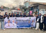 Bagi Takjil di Trans Sulawesi, Fraksi NasDem DPRD Luwu Utara Sasar Pengendara Jelang Berbuka