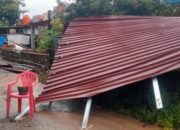 Angin Puting Beliung Disertai Hujan Lebat Porak-Porandakan Wilayah Pesisir Kelurahan Bonepute, Kabupaten Luwu 11 rusakkk 696x392 1 e1778220277283