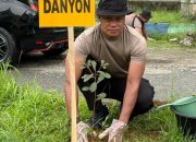 Batalyon D Pelopor Bersama Masyarakat Gelar Bakti Sosial dan Penanaman Pohon di Pasar Sentral Masamba