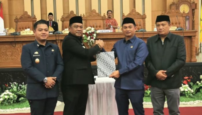 DPRD Luwu Menyetujui Rapenda Pembentukan dan Susunan Perangkat Daerah jadi Perda