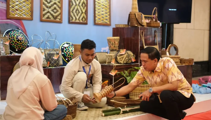 PT Vale Hadirkan Produk Kriya Lokal Teduhu di Ajang Dekranas