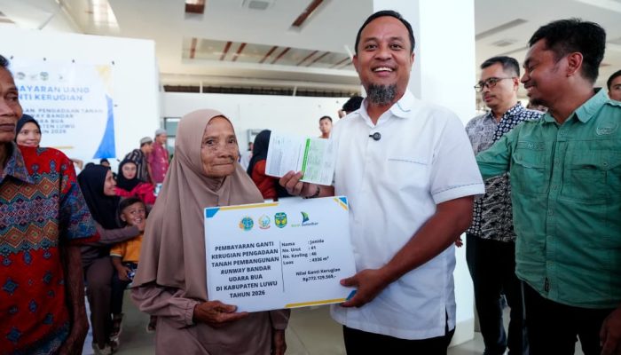 Ganti Rugi Lahan untuk Pembangunan Runway Bandar Udara Bua Kabupaten Luwu Diserahkan, Total Nilai Rp17,5 Miliar