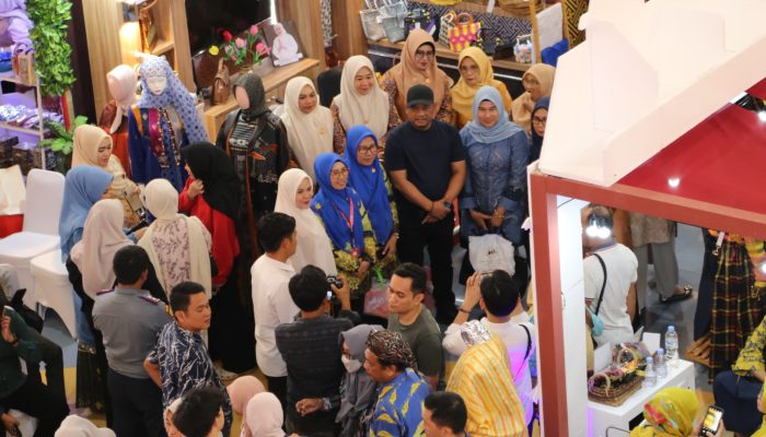 Ikut Serta di Pameran Dekranas, Bupati Luwu Dorong Produk Lokal Berdaya Saing dan Berkualitas